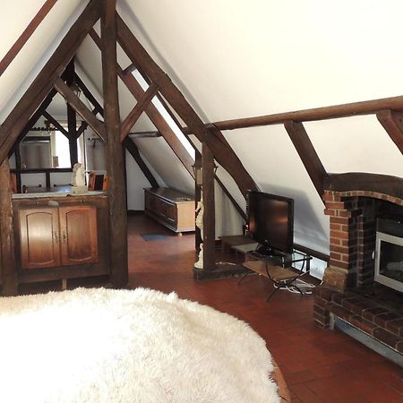Le Manoir De Goliath Apartment Toutainville Стая снимка