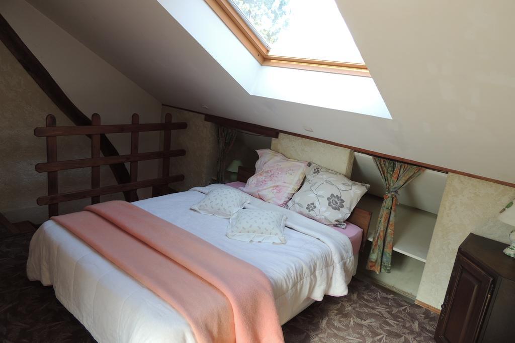 Le Manoir De Goliath Apartment Toutainville Стая снимка