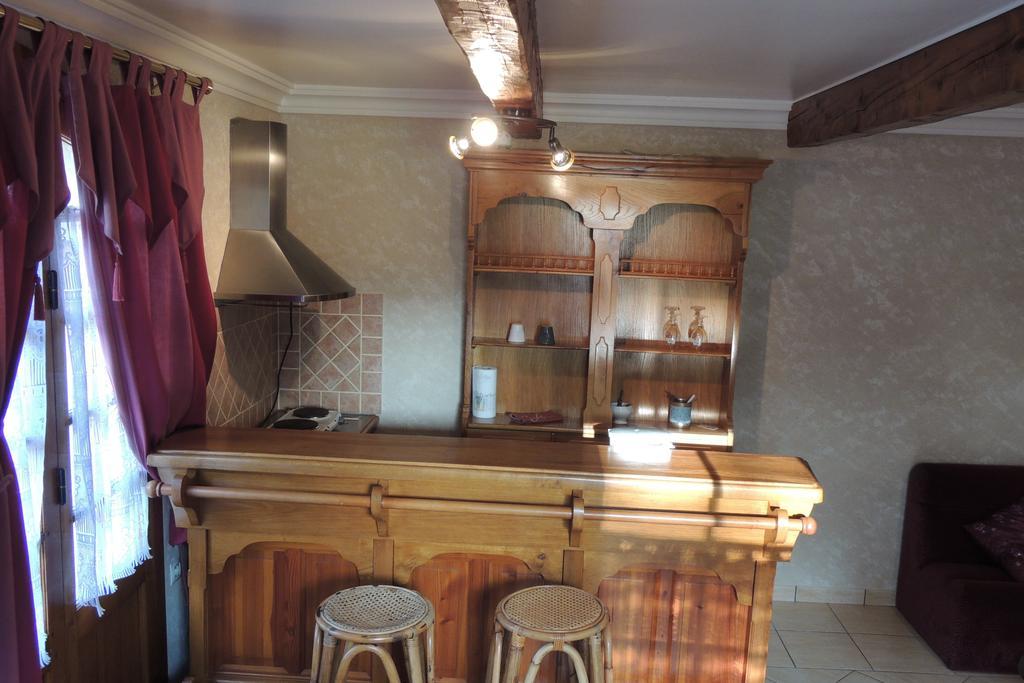 Le Manoir De Goliath Apartment Toutainville Стая снимка