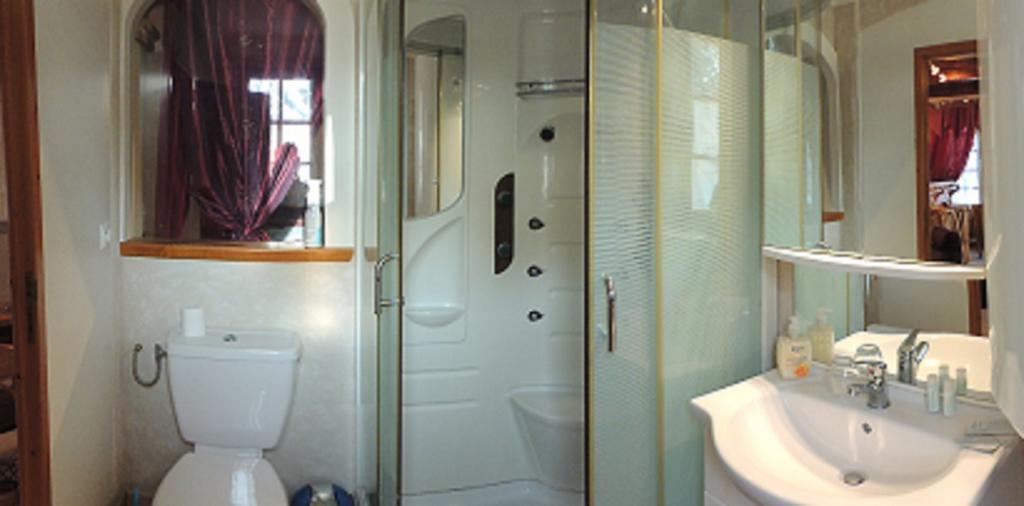 Le Manoir De Goliath Apartment Toutainville Стая снимка