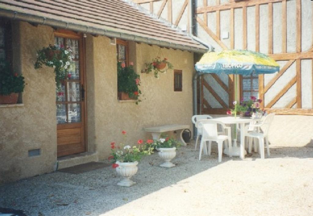 Le Manoir De Goliath Apartment Toutainville Стая снимка